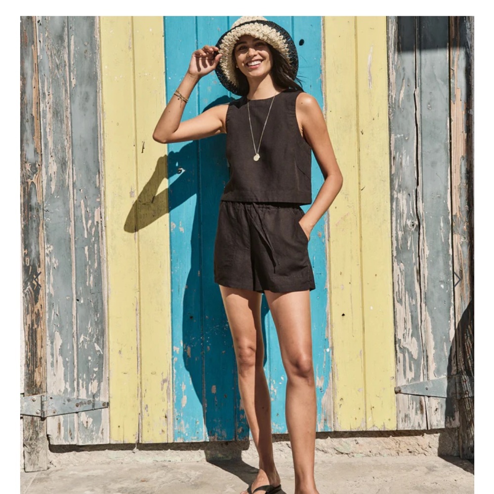 Linen Drawstring Short - Picture 2 of 3